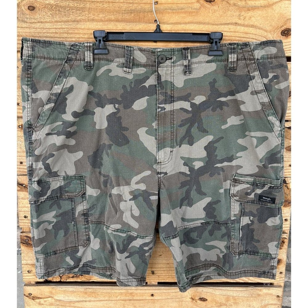 Wrangler Camo Cargo Shorts Men's 48x10" Green Brown Camouflage Hiking Outdoor